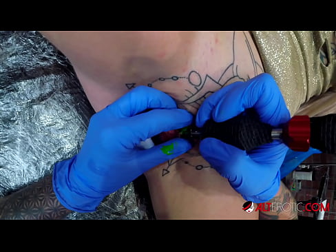 ❤️ Fìor tattooed hottie Sully Savage fhuair tattoo air a clitoris Porno aig gd.courseclass.ru ❌️